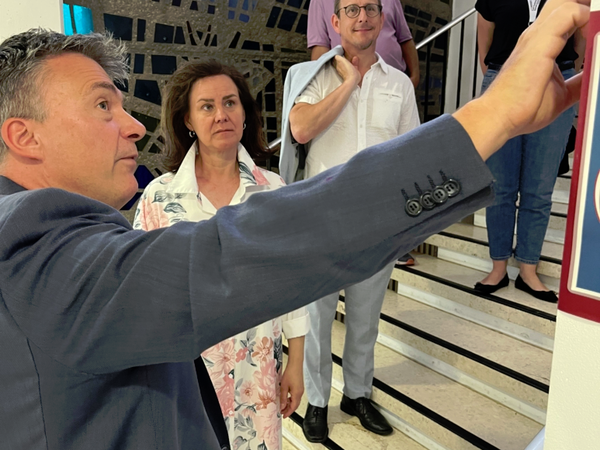 Besuch von Bildungsministerin Dr. Ute Eiling-Hütig und Landrat Thomas Barth an unserer Schule